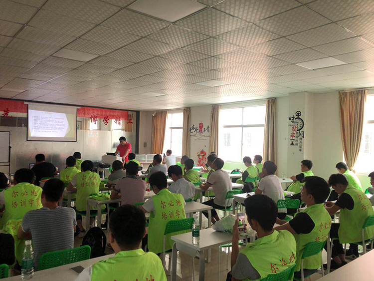 爾必地2019年第二季度工業(yè)機器人技術培訓圓滿結束